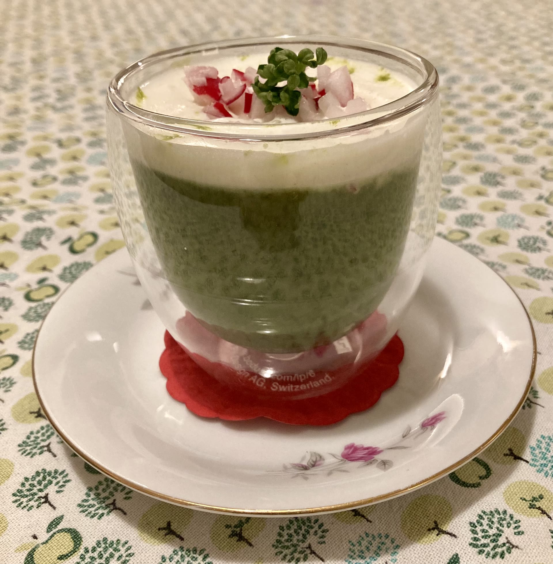 Mousse verde con ravanelli